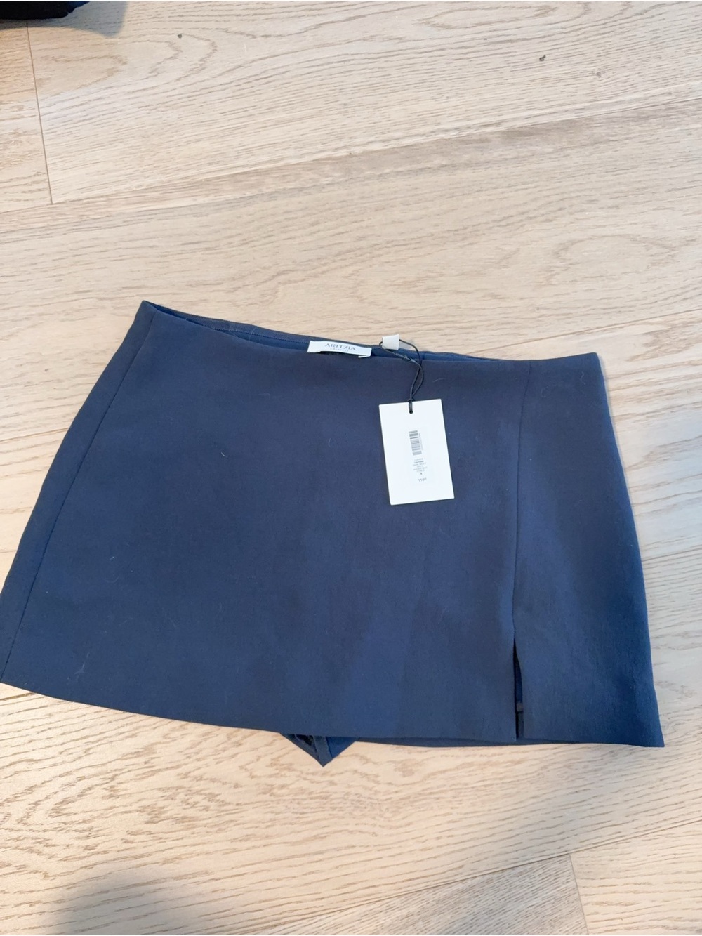 NWT 126438 Aritzia daphine dark night navy 4